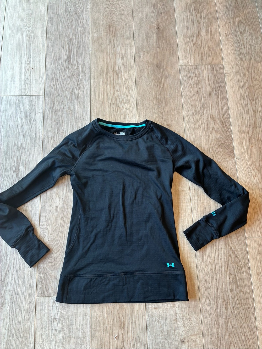 Under Armour Black Long-Sleeve Performance Top base layer warm stretchy Medium